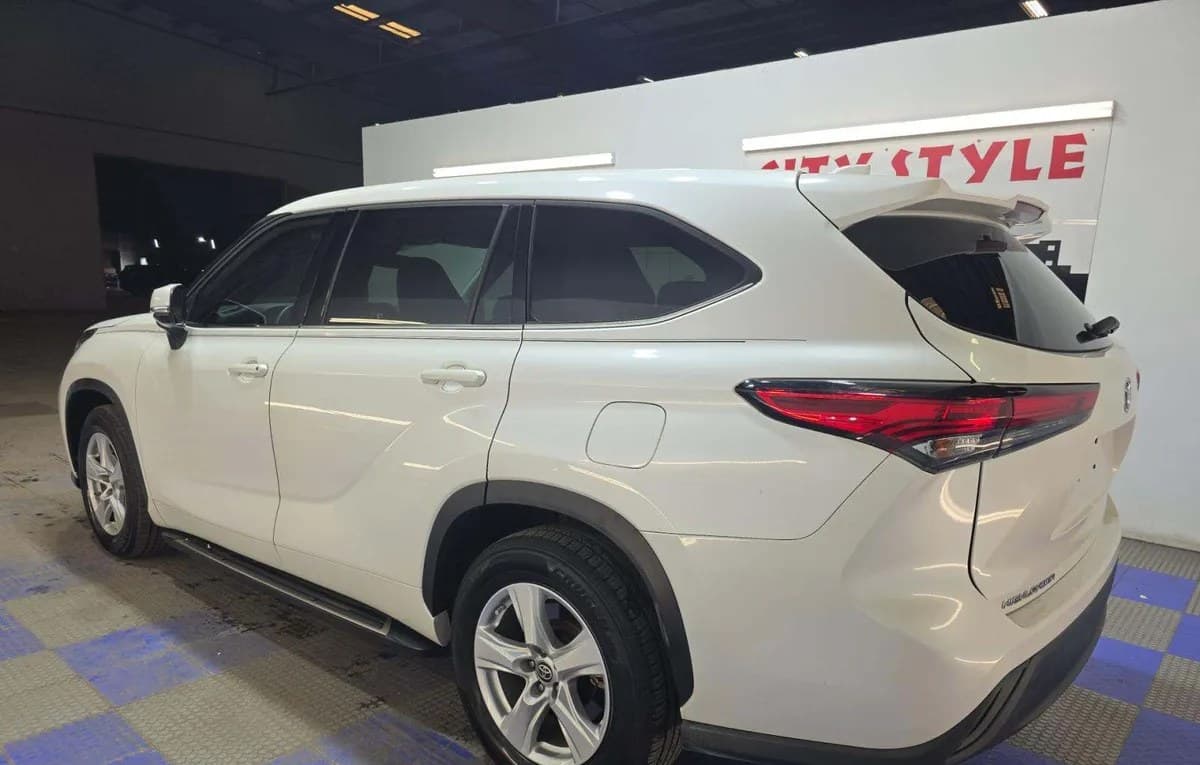 2021 TOYOTA HIGHLANDER LE 3