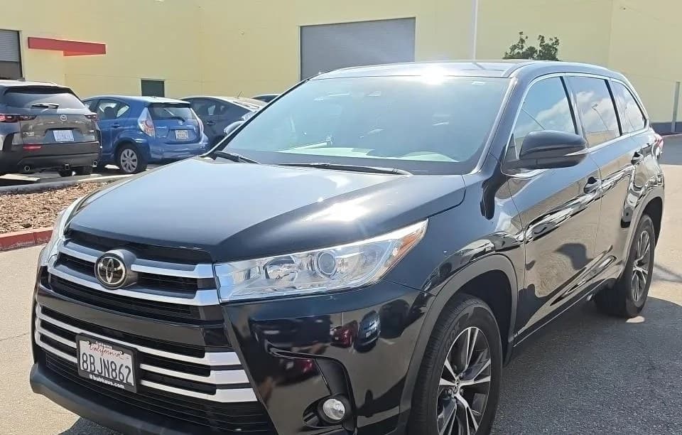 2017 TOYOTA HIGHLANDER LE Plus 2