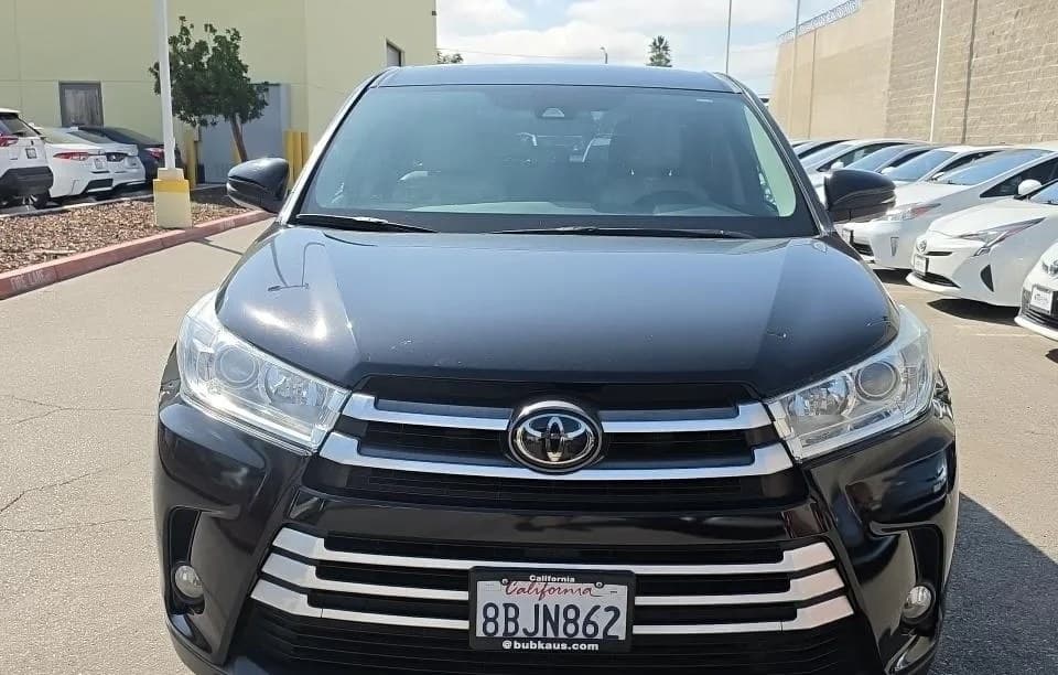 2017 TOYOTA HIGHLANDER LE Plus 3
