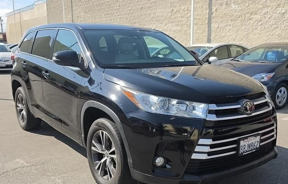 2017 TOYOTA HIGHLANDER LE Plus 4