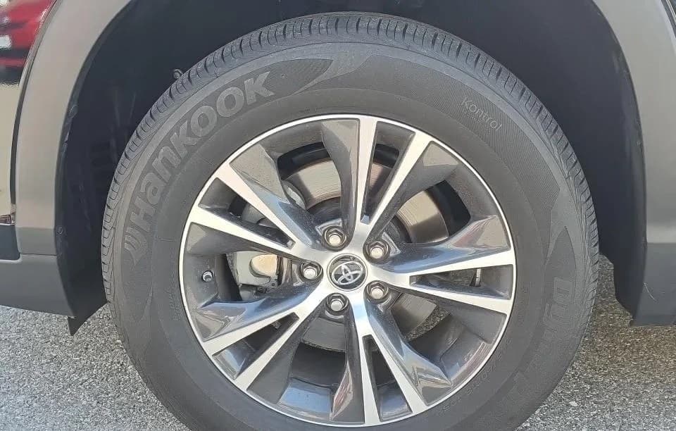 2017 TOYOTA HIGHLANDER LE Plus 5