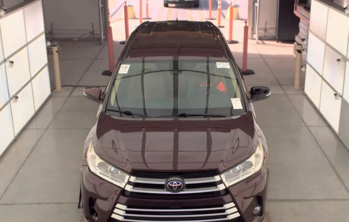 2019 TOYOTA HIGHLANDER LE Plus 3
