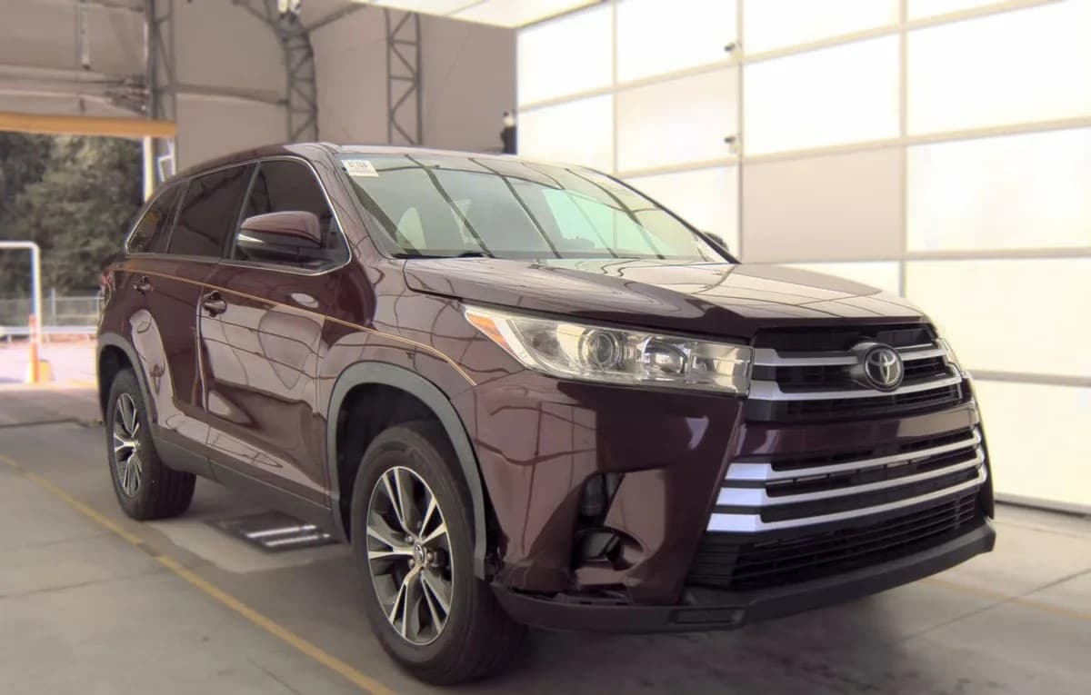 2019 TOYOTA HIGHLANDER LE Plus 4