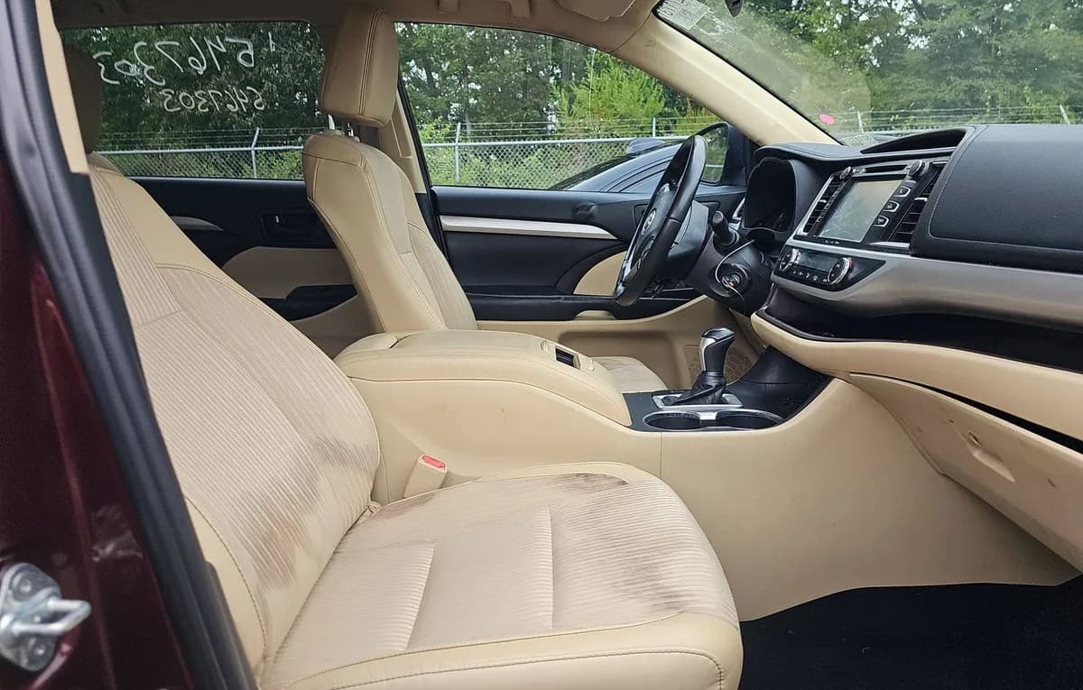 2019 TOYOTA HIGHLANDER LE Plus 5