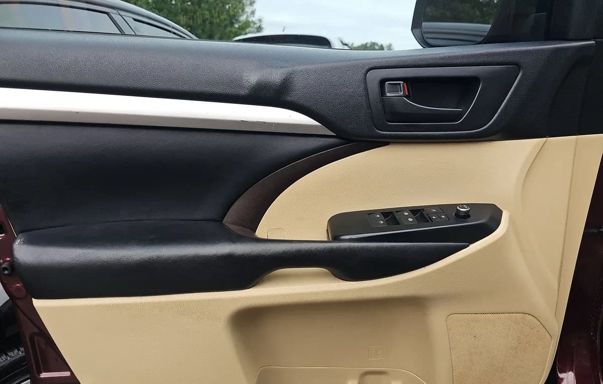 2019 TOYOTA HIGHLANDER LE Plus 6