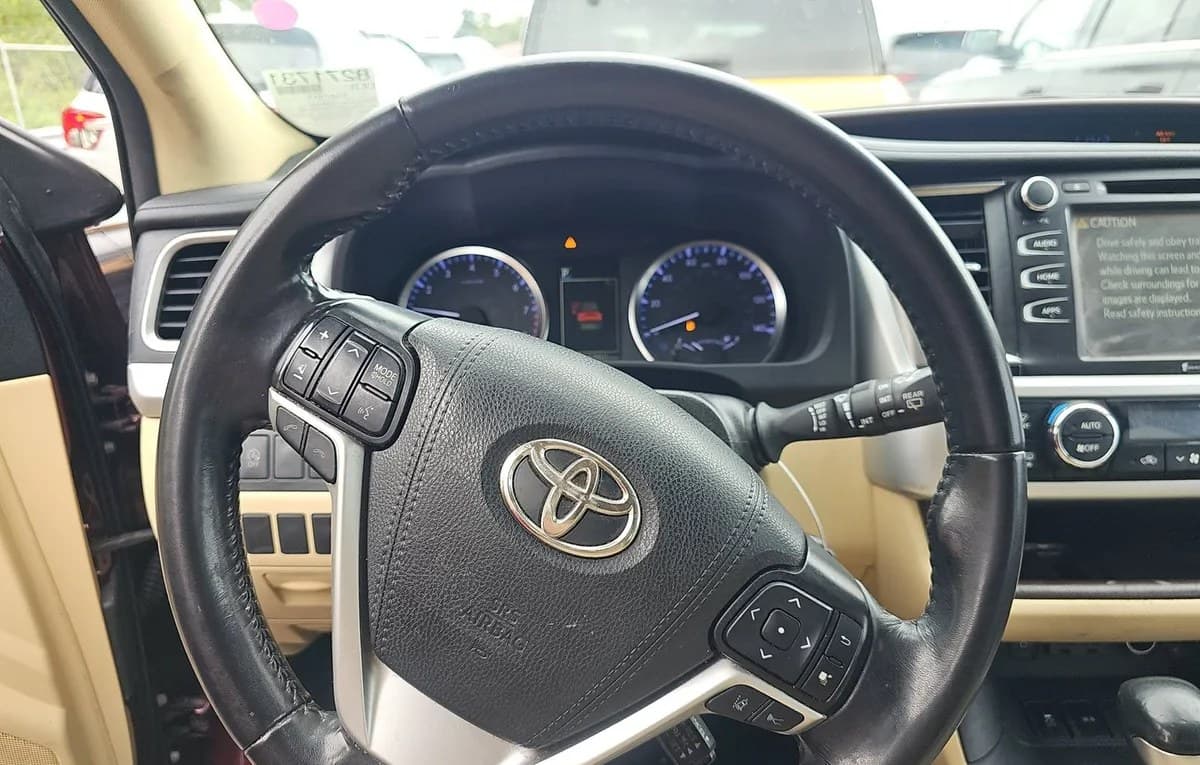 2019 TOYOTA HIGHLANDER LE Plus 7