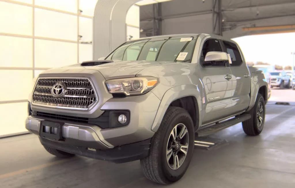 2017 TOYOTA TACOMA TRD SPORT CREW CAB MEDIUM BED