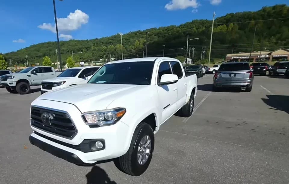 2018 TOYOTA TACOMA SR5 CREW CAB MEDIUM BED