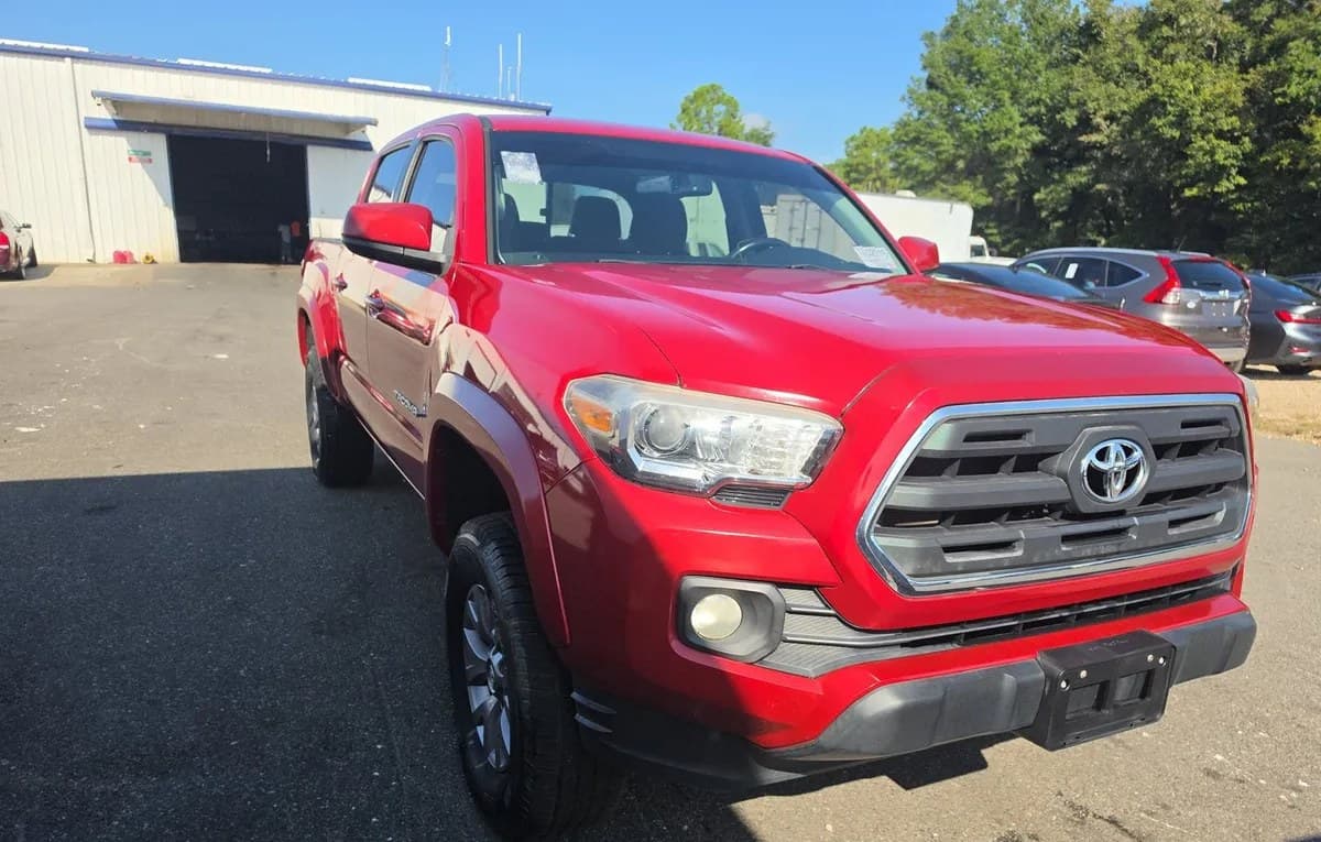 2017 TOYOTA TACOMA SR5 CREW CAB MEDIUM BED 4