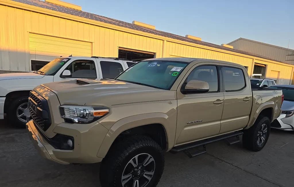 2017 TOYOTA TACOMA TRD SPORT CREW CAB MEDIUM BED