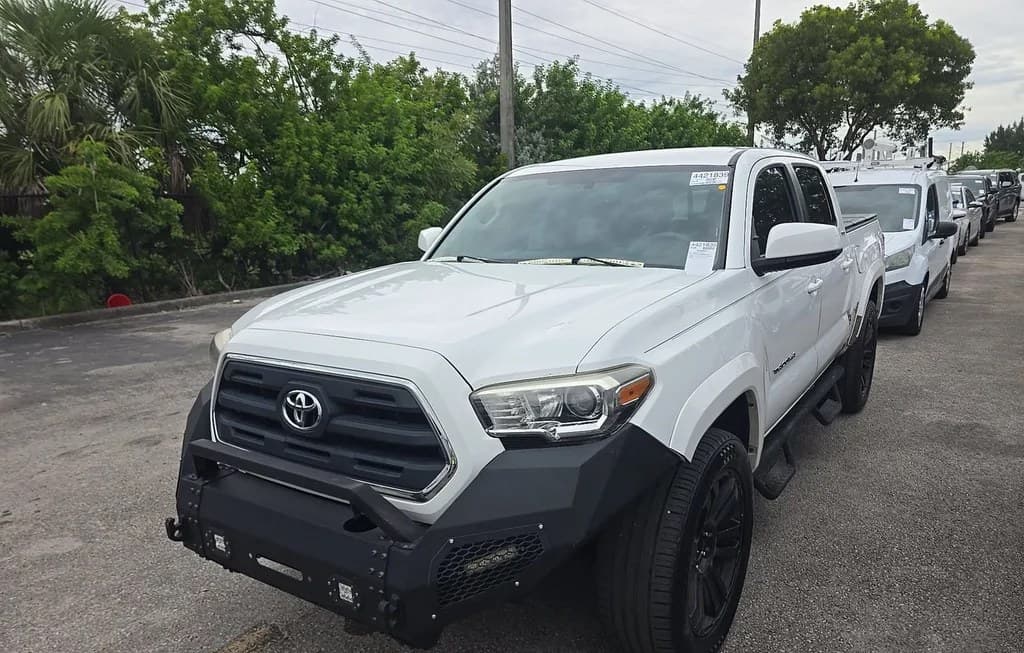 2017 TOYOTA TACOMA SR5 CREW CAB MEDIUM BED