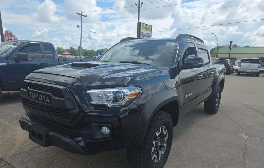 2017 TOYOTA TACOMA TRD OFF-ROAD CREW CAB MEDIUM BED