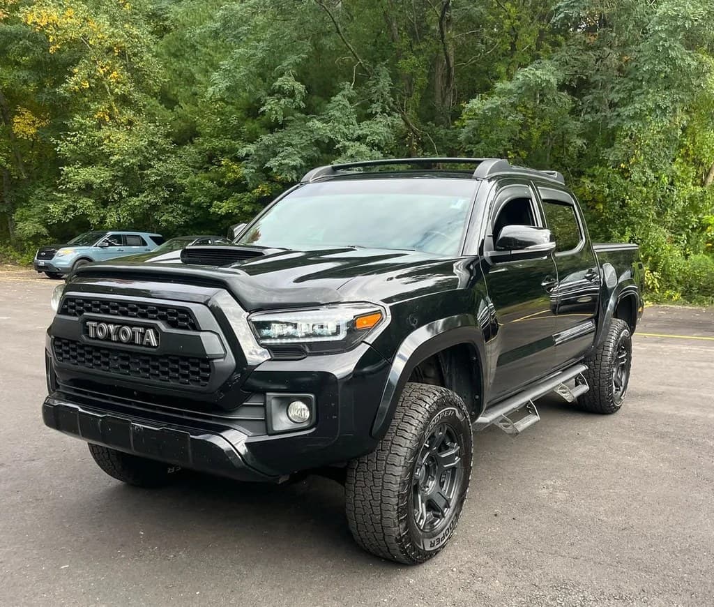 2017 TOYOTA TACOMA TRD SPORT CREW CAB MEDIUM BED