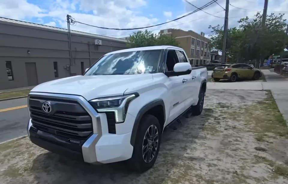 2022 TOYOTA TUNDRA LIMITED EXTENDED CAB MEDIUM BED