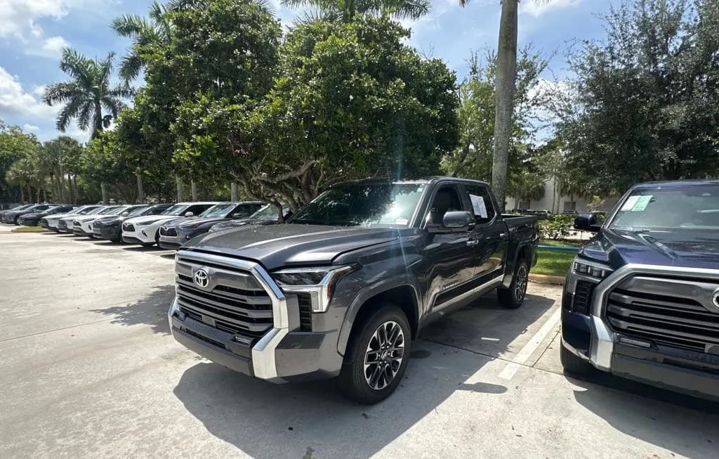2025 TOYOTA TUNDRA LIMITED CREW CAB SHORT BED