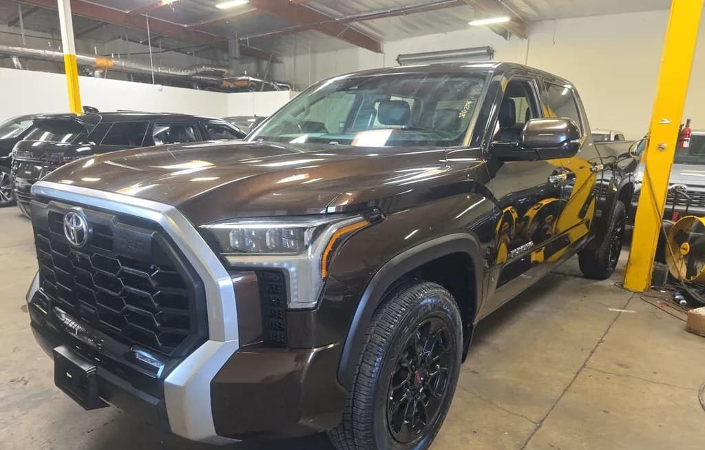 2023 TOYOTA TUNDRA LIMITED CREW CAB MEDIUM BED