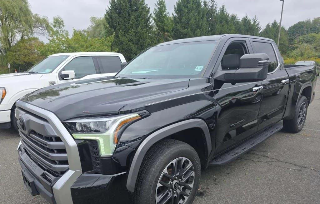 2023 TOYOTA TUNDRA LIMITED CREW CAB MEDIUM BED