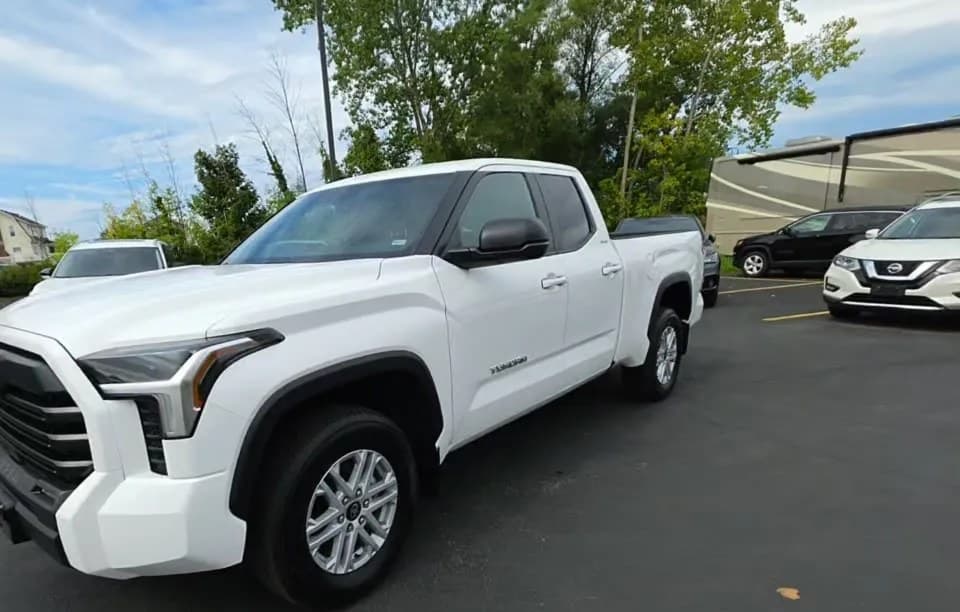 2025 TOYOTA TUNDRA SR EXTENDED CAB MEDIUM BED