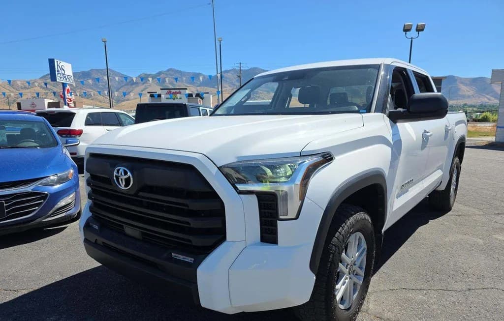 2023 TOYOTA TUNDRA SR5 CREW CAB SHORT BED