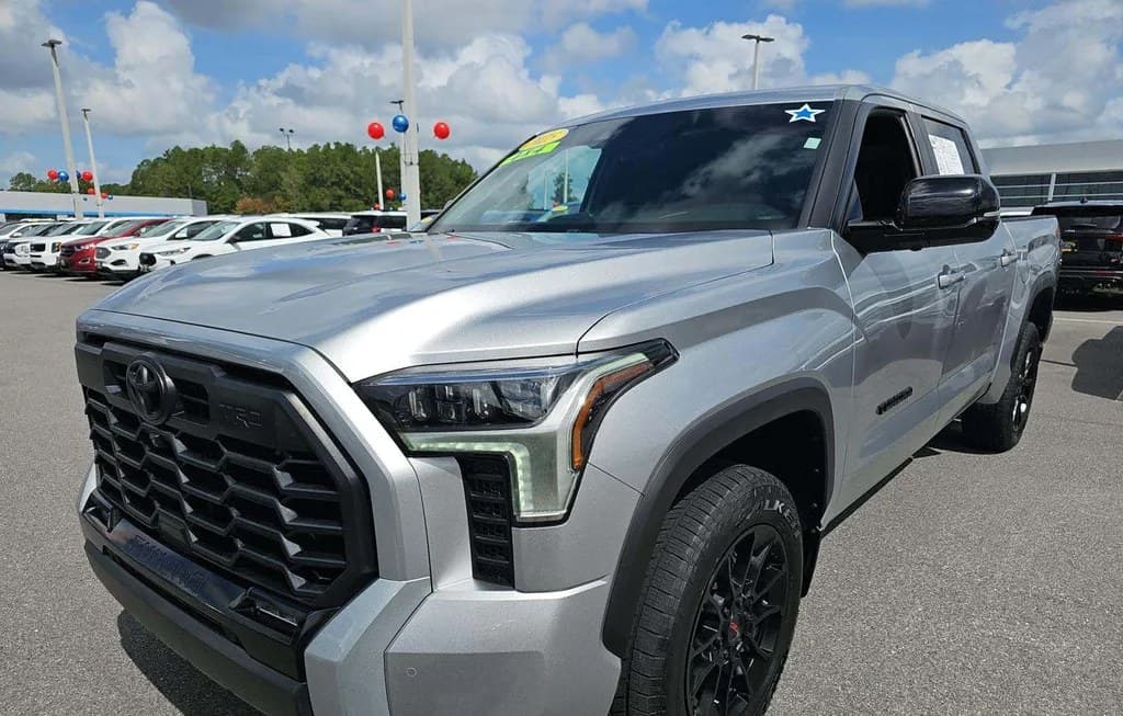 2025 TOYOTA TUNDRA LIMITED CREW CAB SHORT BED
