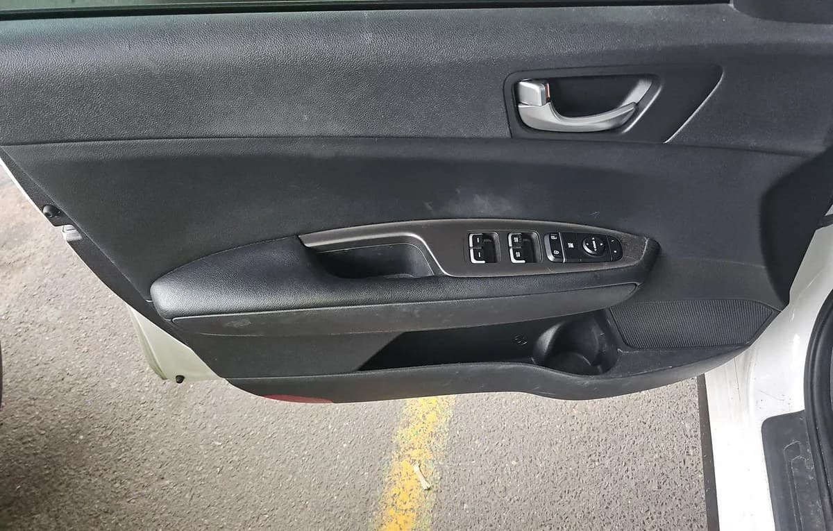 2019 KIA OPTIMA S 6