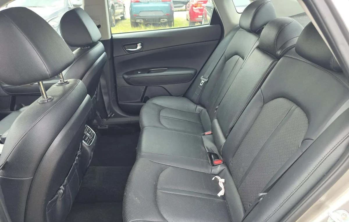 2019 KIA OPTIMA EX 6