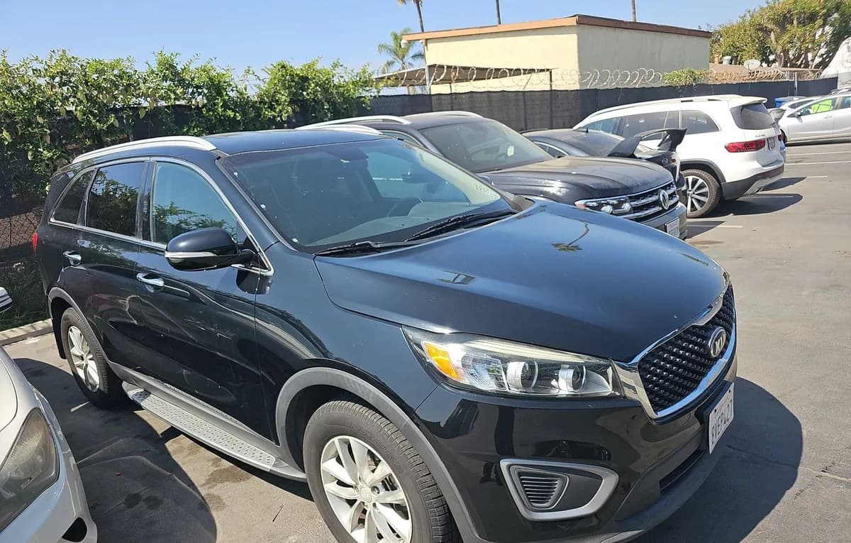2017 KIA SORENTO LX 4