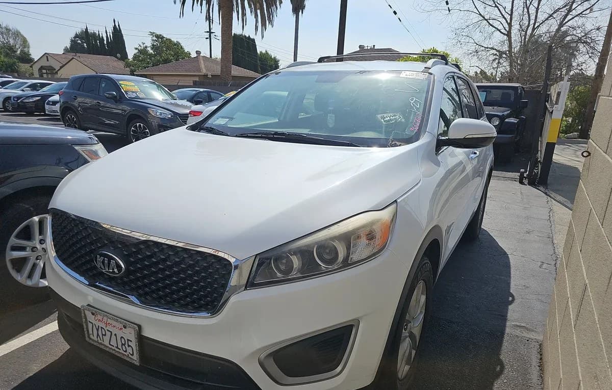 2017 KIA SORENTO LX 2