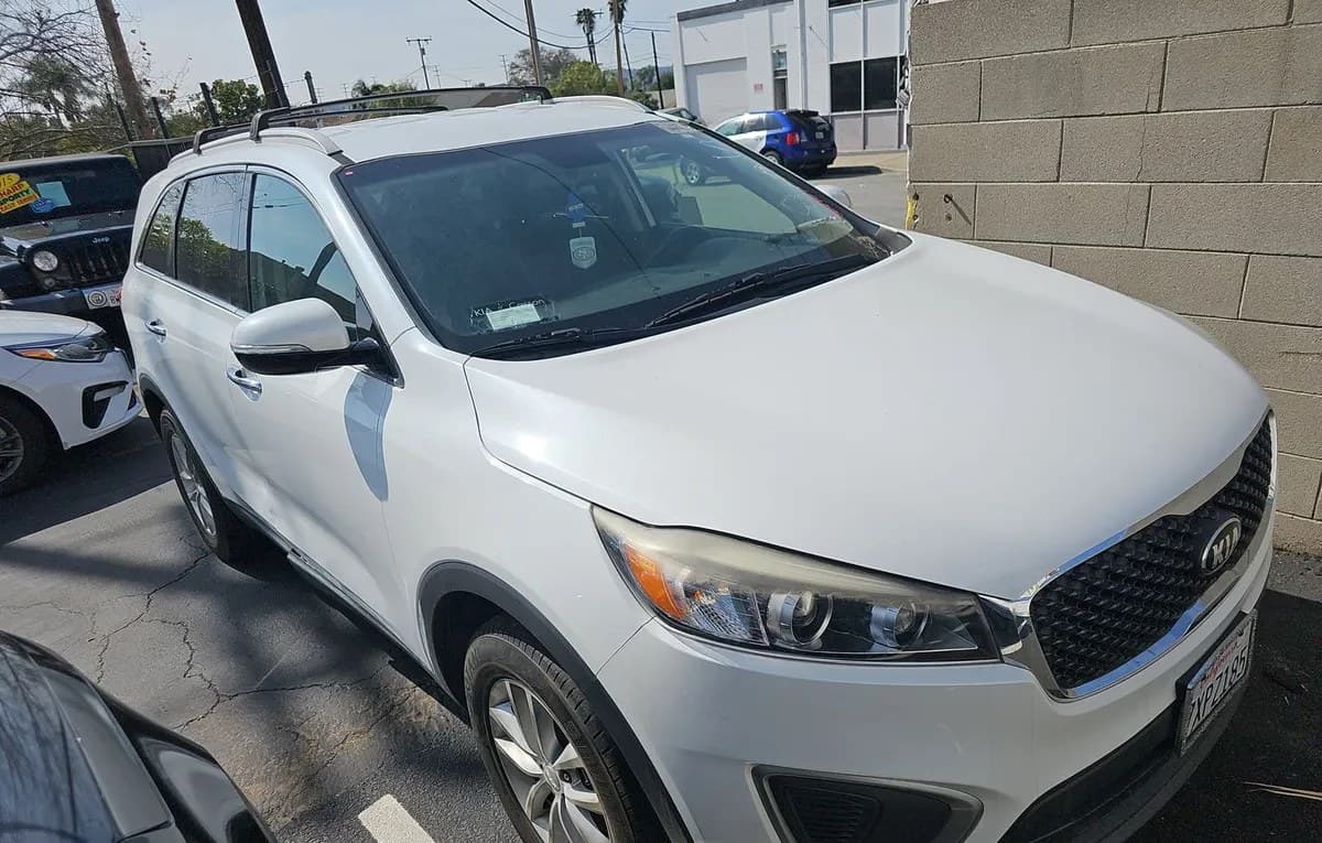 2017 KIA SORENTO LX 4