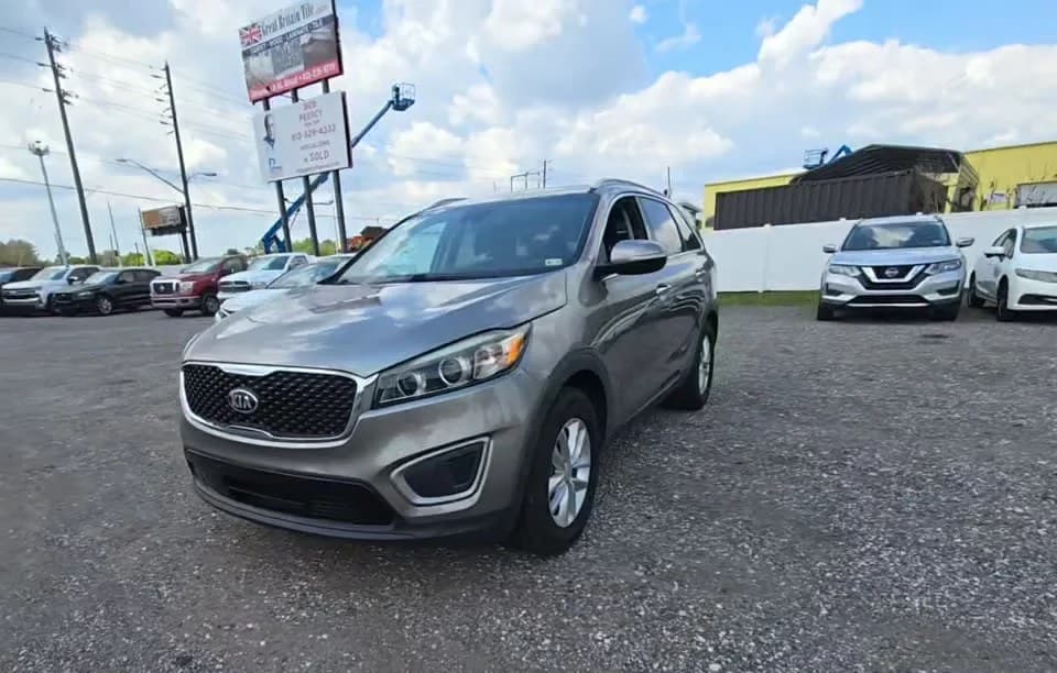 2017 KIA SORENTO LX 2