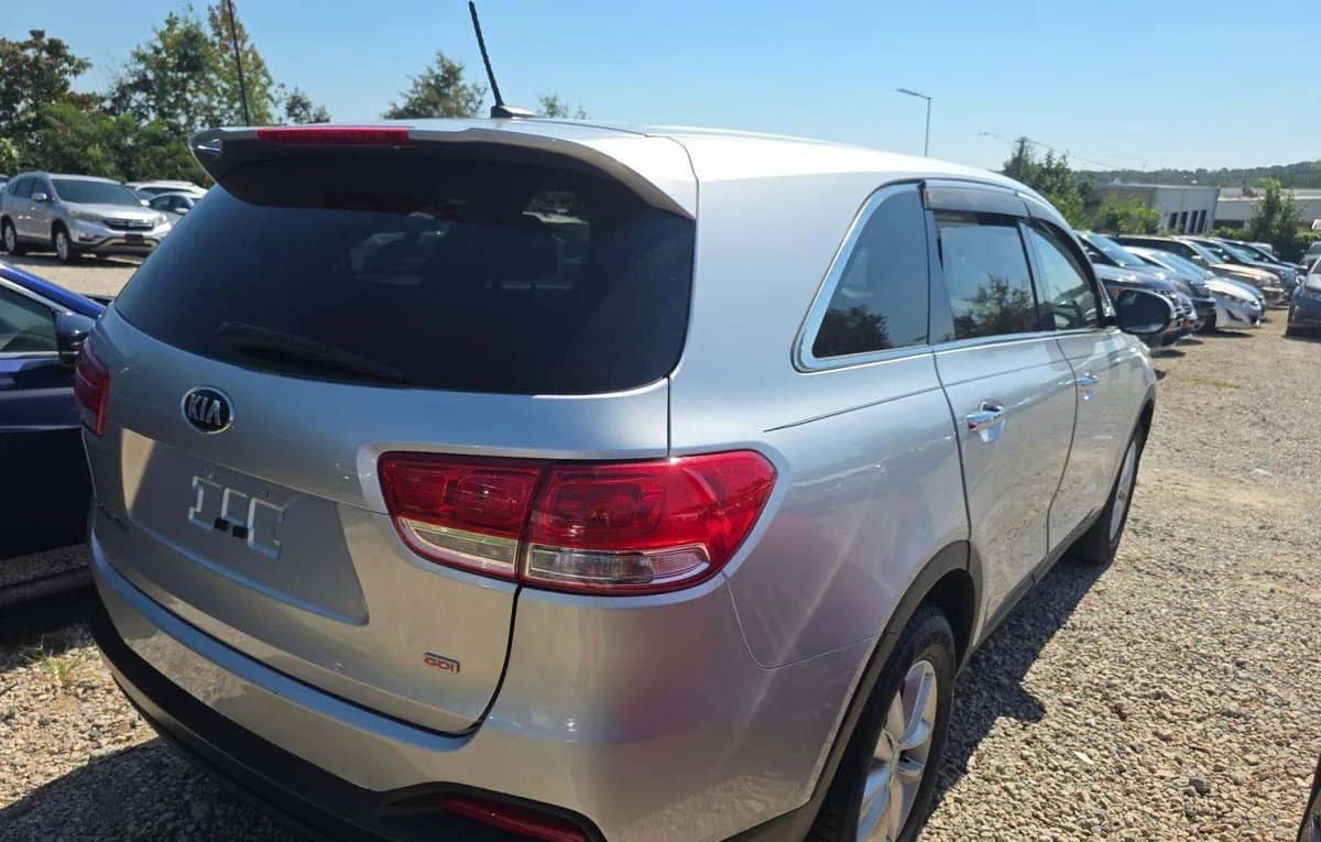 2017 KIA SORENTO L 4