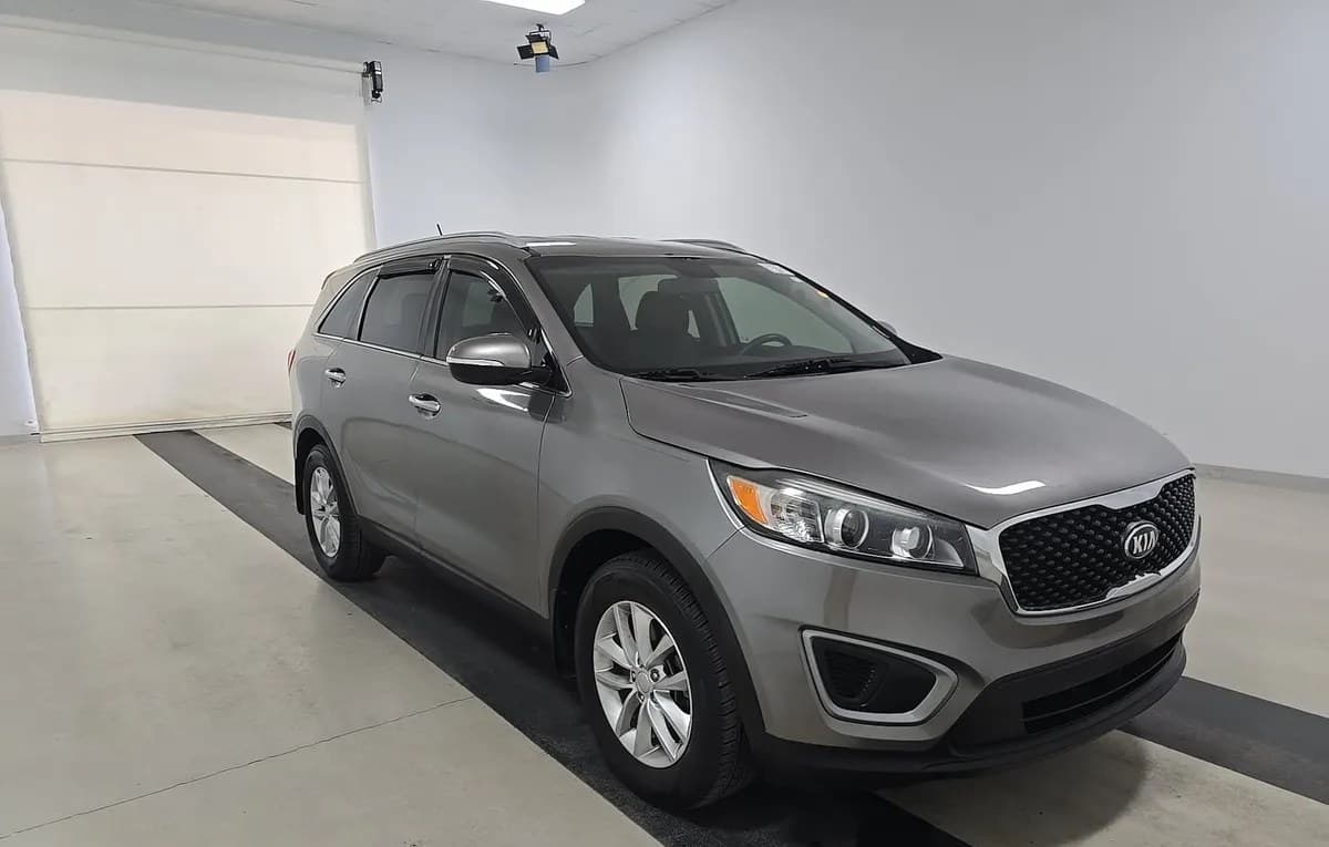 2017 KIA SORENTO LX 4
