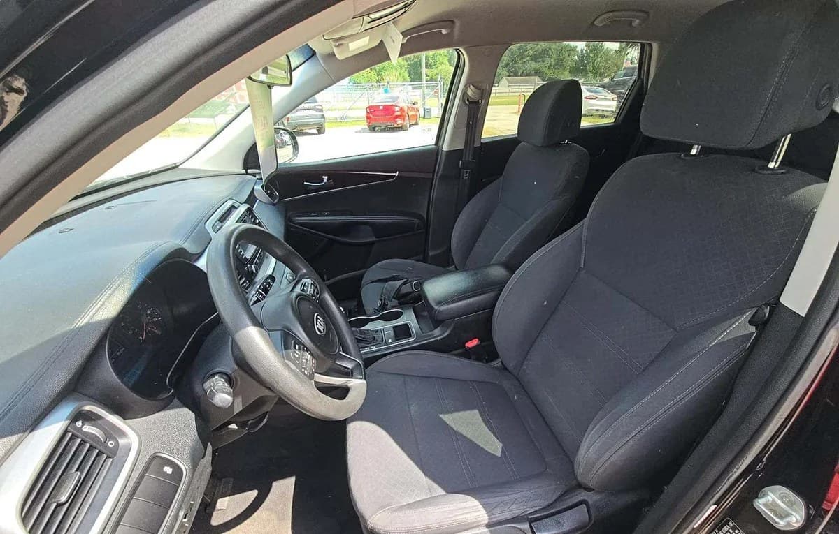 2017 KIA SORENTO LX 4