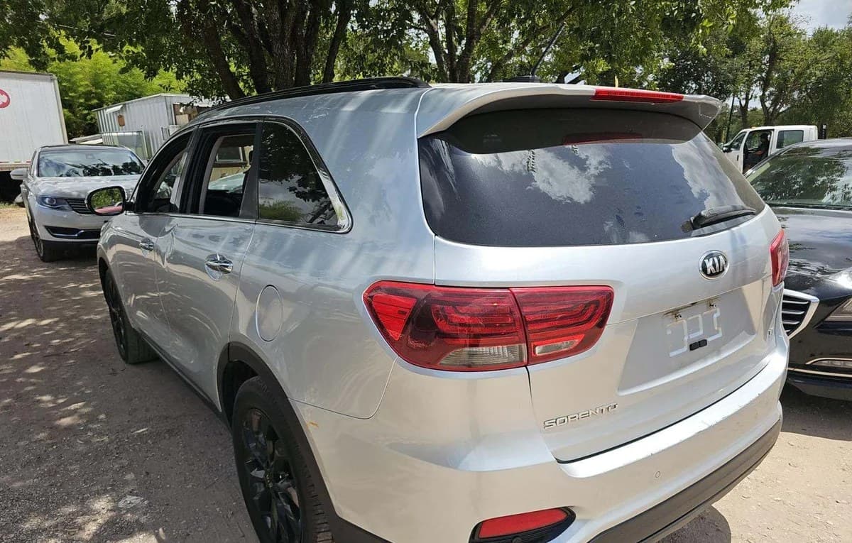 2019 KIA SORENTO S 3