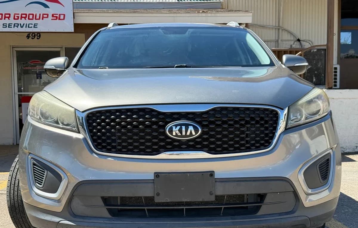 2017 KIA SORENTO LX 3