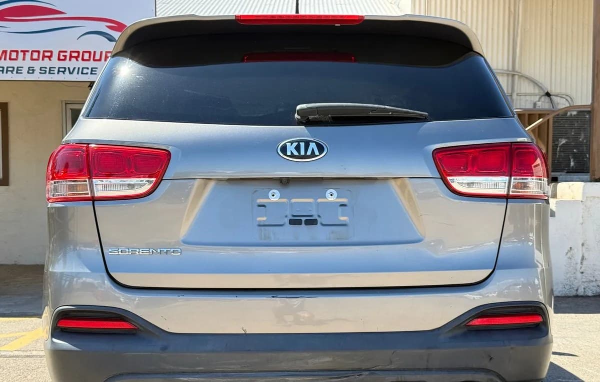 2017 KIA SORENTO LX 4