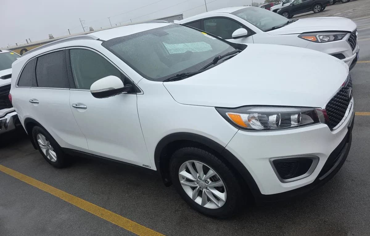 2017 KIA SORENTO LX 4