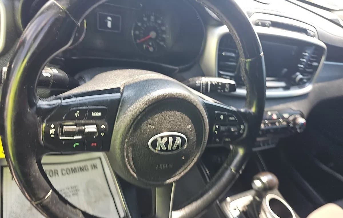 2017 KIA SORENTO LX 7