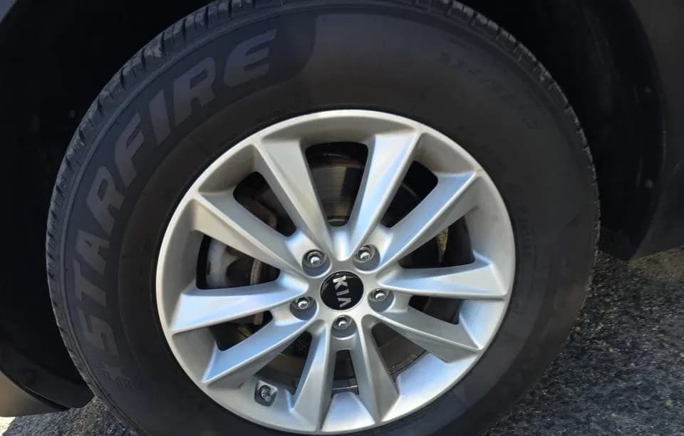 2020 KIA SORENTO LX 5
