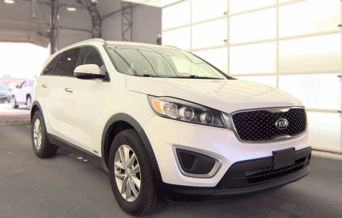2017 KIA SORENTO LX 3