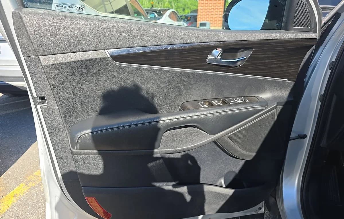 2020 KIA SORENTO S 6