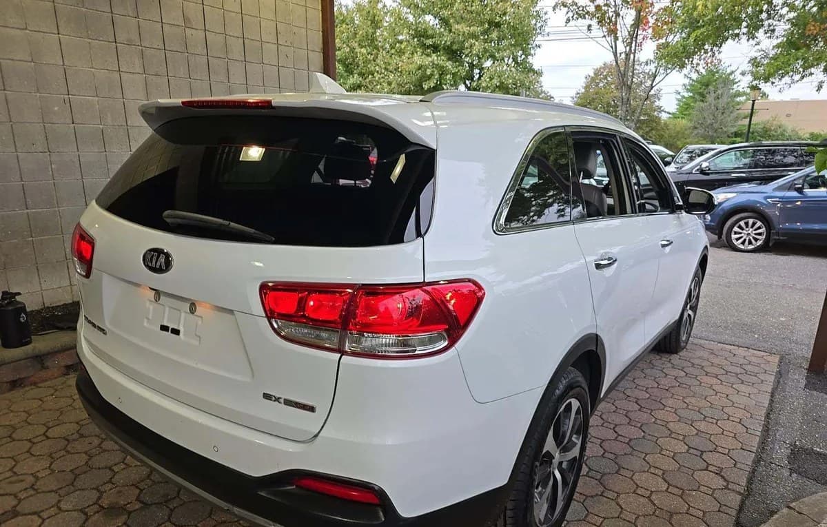 2017 KIA SORENTO EX 4