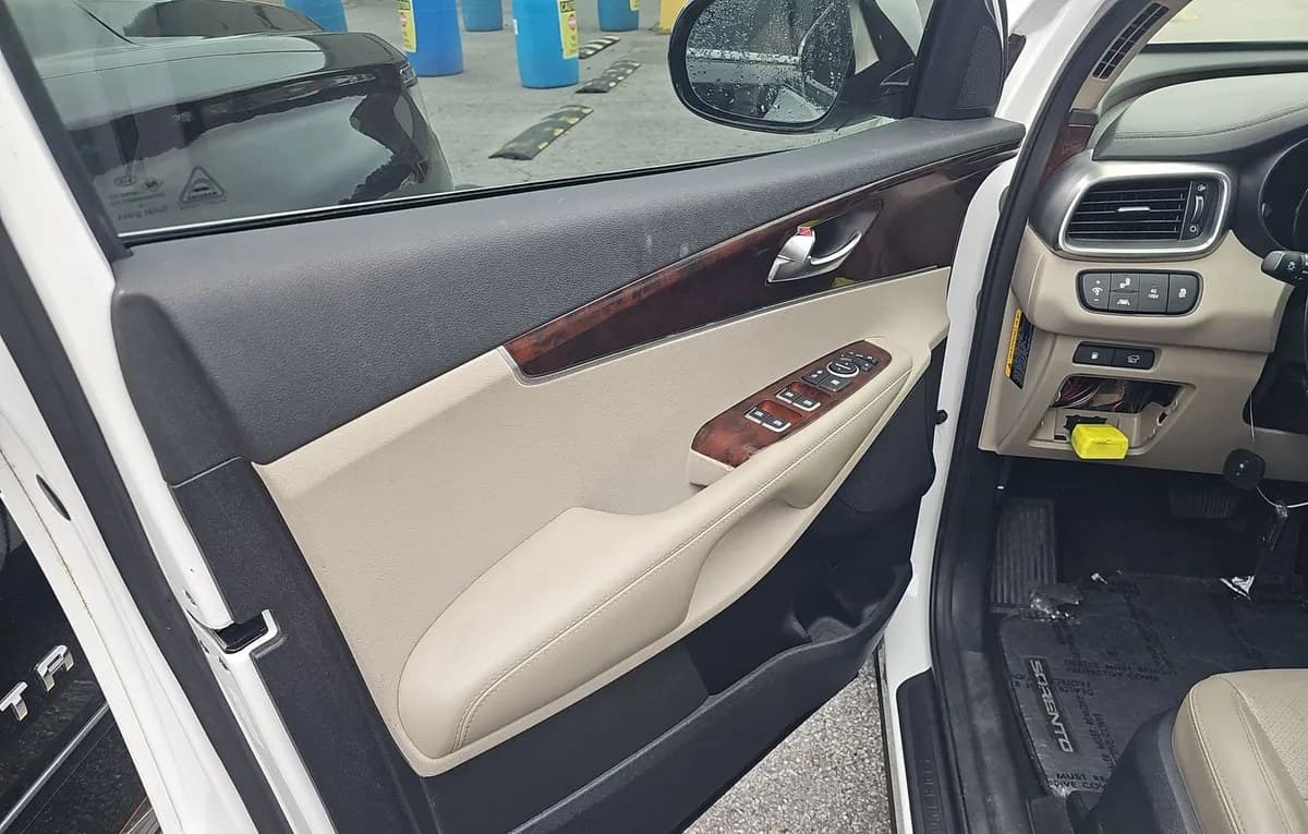 2017 KIA SORENTO EX 6
