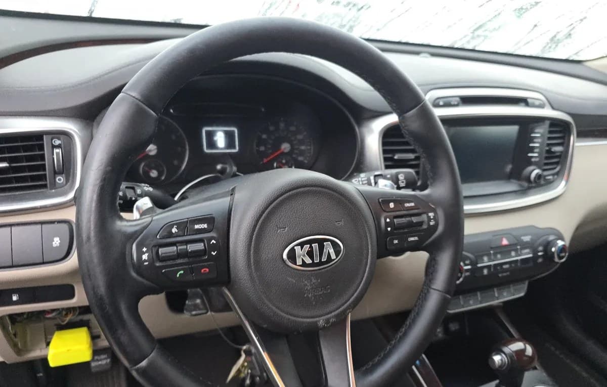 2017 KIA SORENTO EX 6