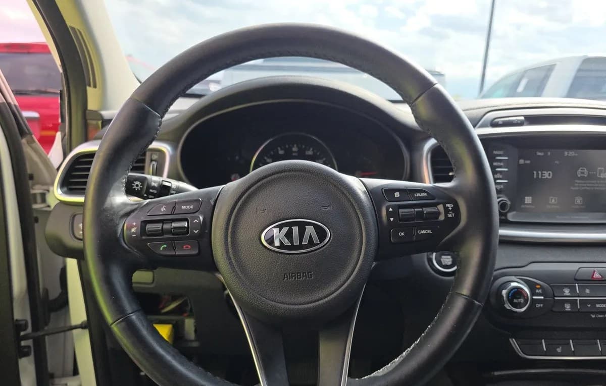 2017 KIA SORENTO EX 6