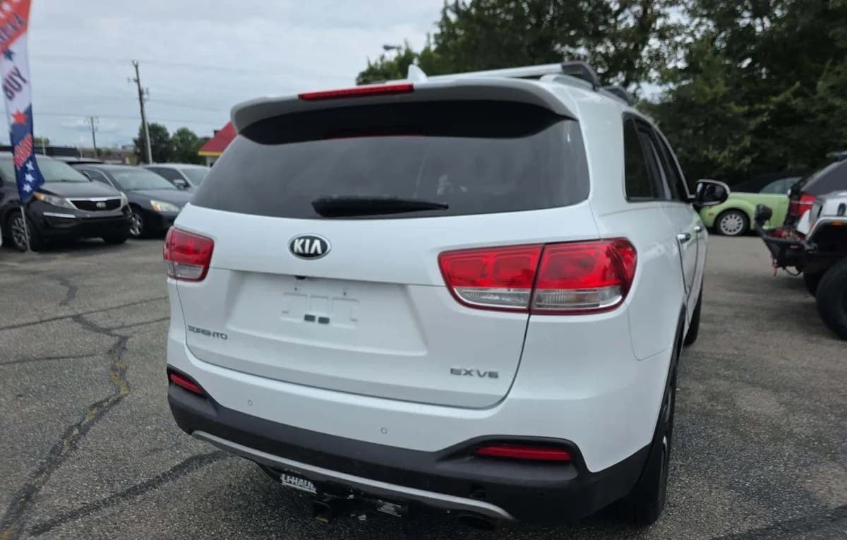 2017 KIA SORENTO EX 4
