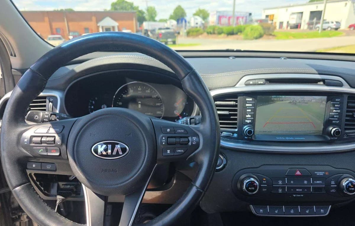 2017 KIA SORENTO SX 7