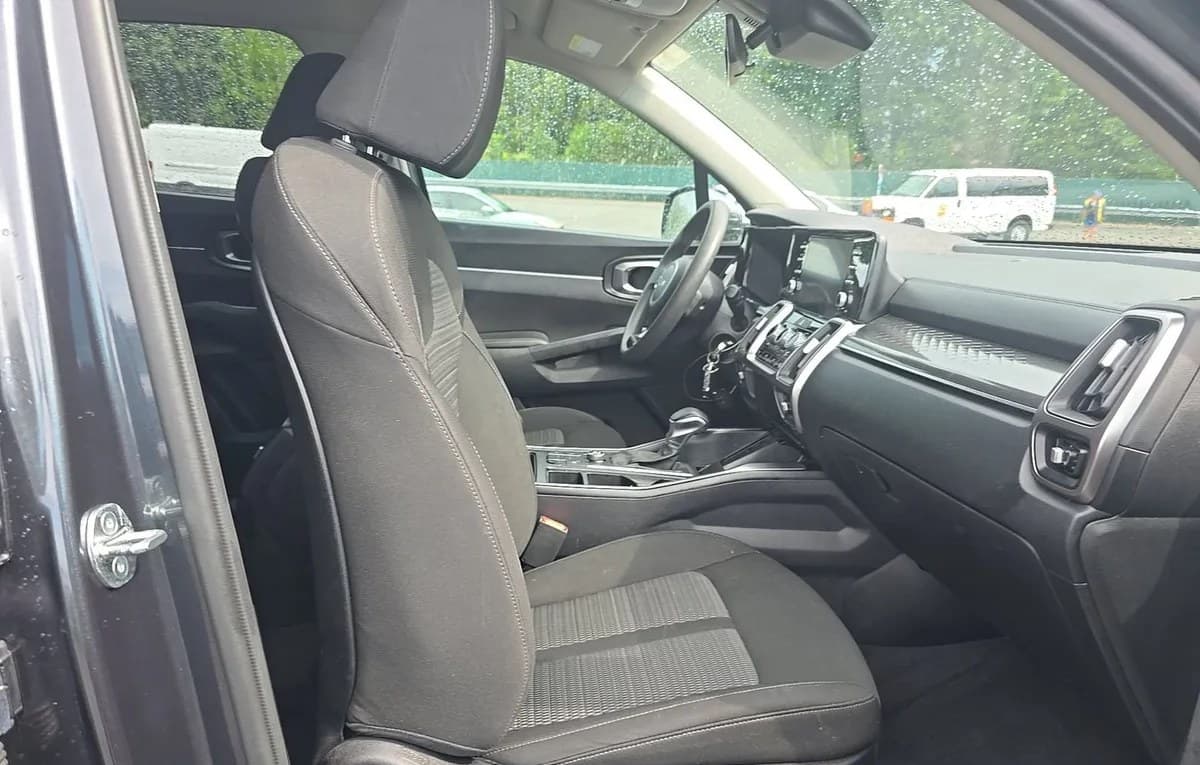 2023 KIA SORENTO LX 5