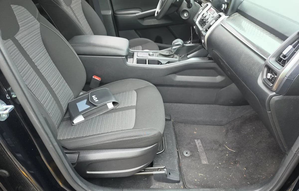2023 KIA SORENTO LX 5