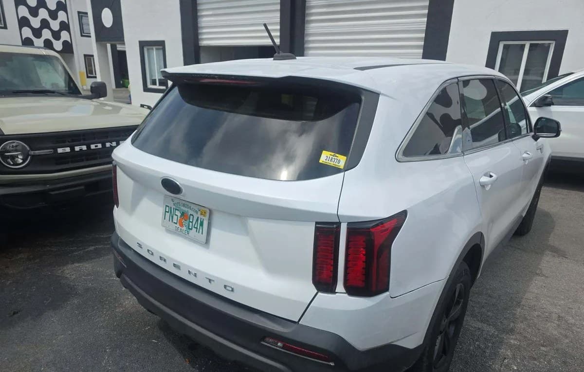 2021 KIA SORENTO LX 4